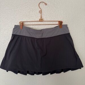 Lululemon Athletica Charcoal Skirt size 8